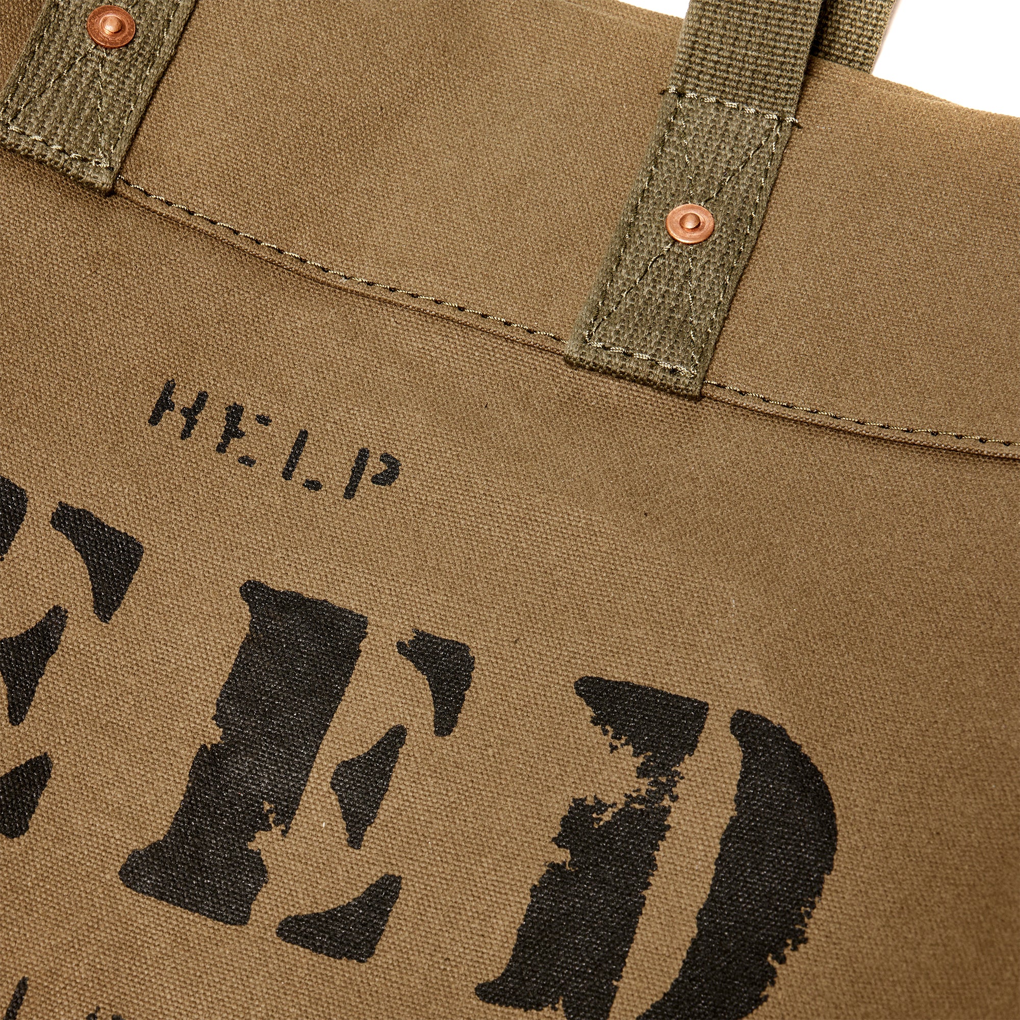 Army Green | Close of up of XL market tote text.